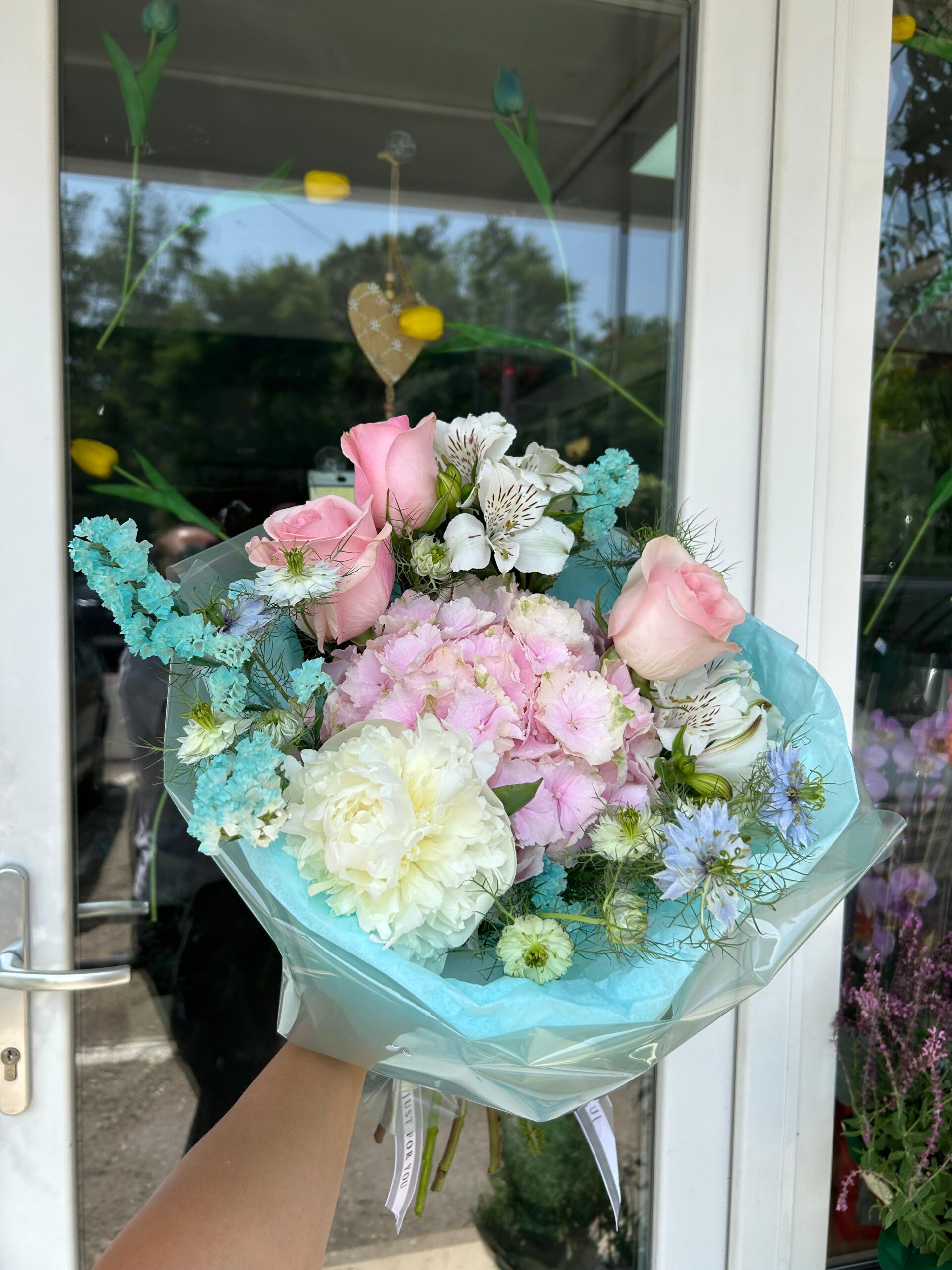 AMM71.1-scaled-1.jpeg Buchet gender reveal - imagine 1