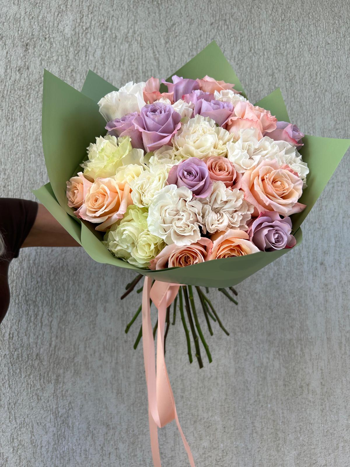 AMM74.jpeg Buchet 31 trandafiri mix pastel - imagine 1